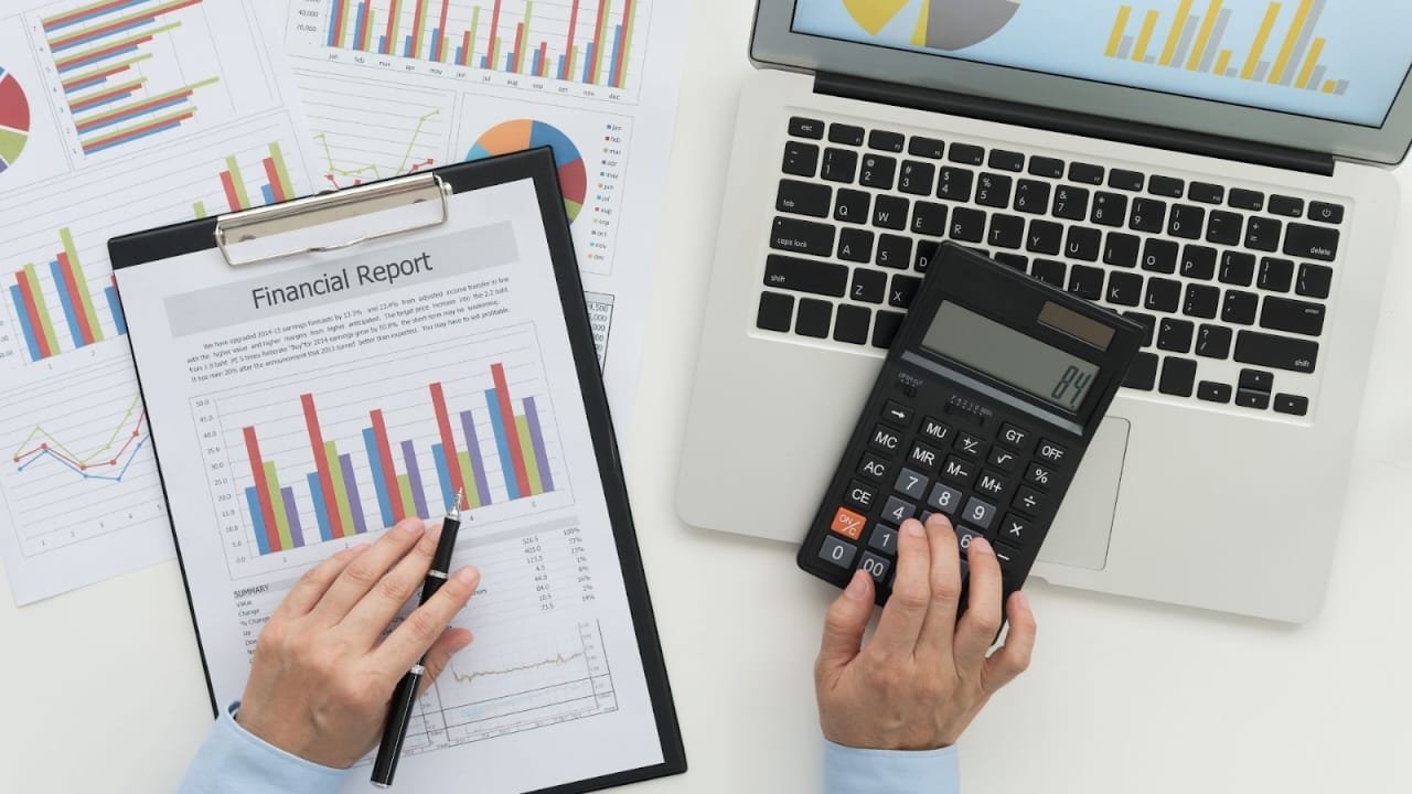 How Small Business Accountants Can Simplify Financial Reporting and Analysis